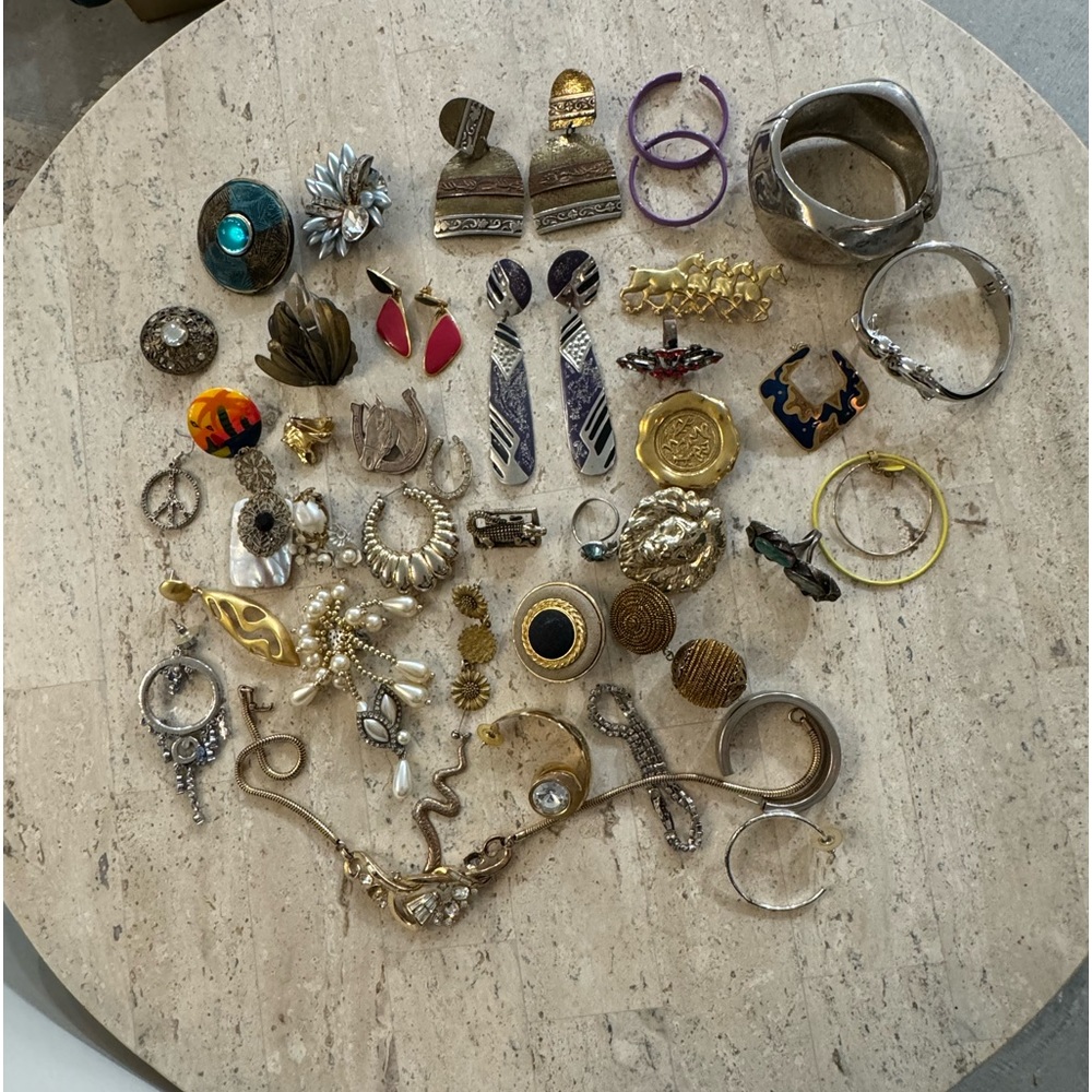 Lot of costume jewelry